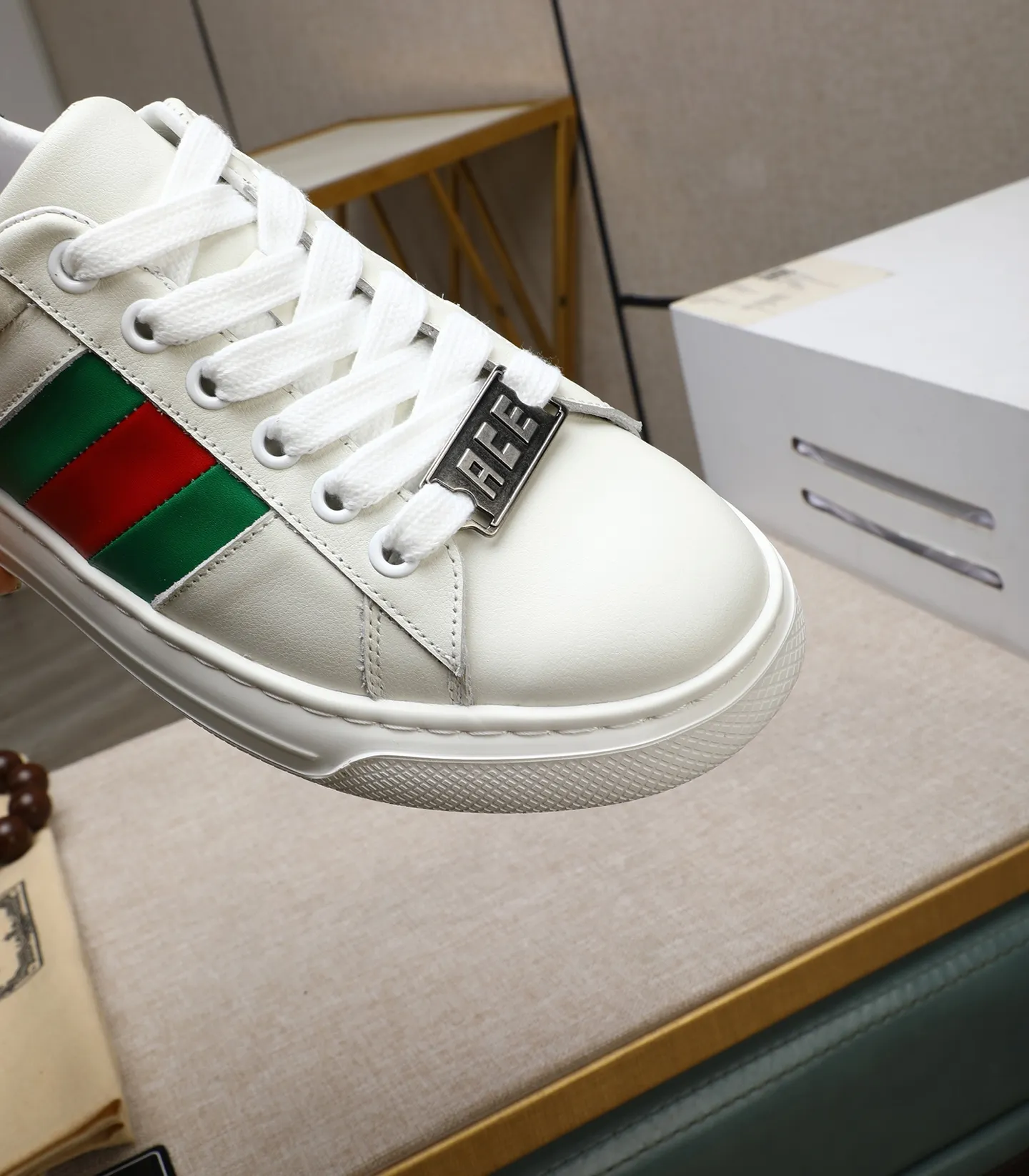 Men's clothing and shoes 💰500 (Gucci) The latest 🎁🎁 casual and fashionable men's shoes 👟 from the official website, hot style 💥 style is simple and elegant, exclusive for trendy men. Unique official website latest brand double G elements 👑 original Gucci decoration, fashionable and generous, original material original calfskin, ✅ fully imported first-layer pigskin lining, official website designated wear-resistant, lightweight original rubber casual outsole, counter classic model taken in kind, 38-44 black and white optional